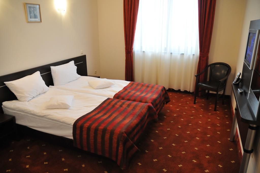 Hotel Roberts Sibiu Ruang foto