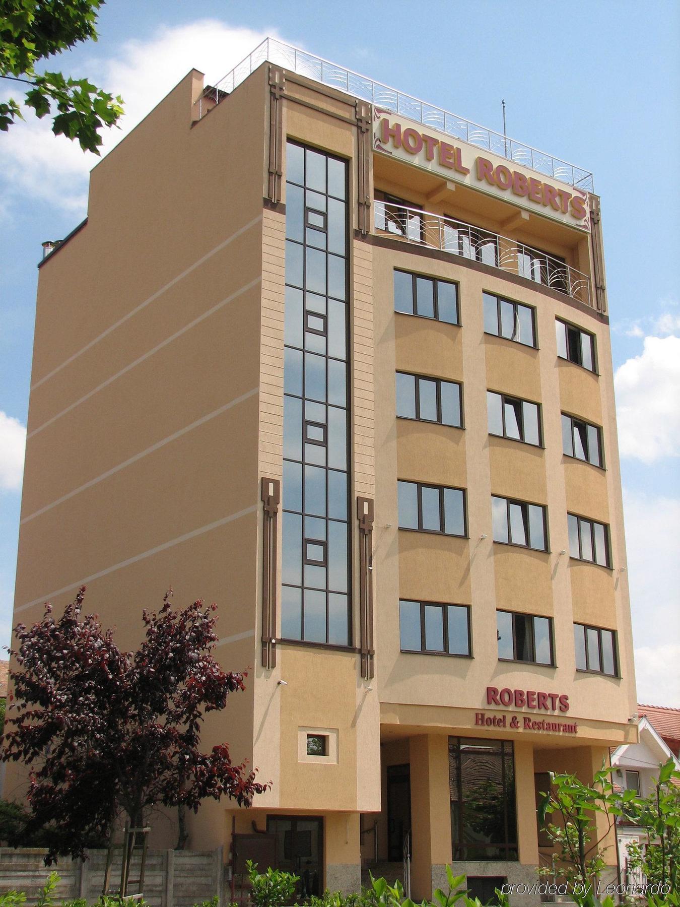 Hotel Roberts Sibiu Bagian luar foto