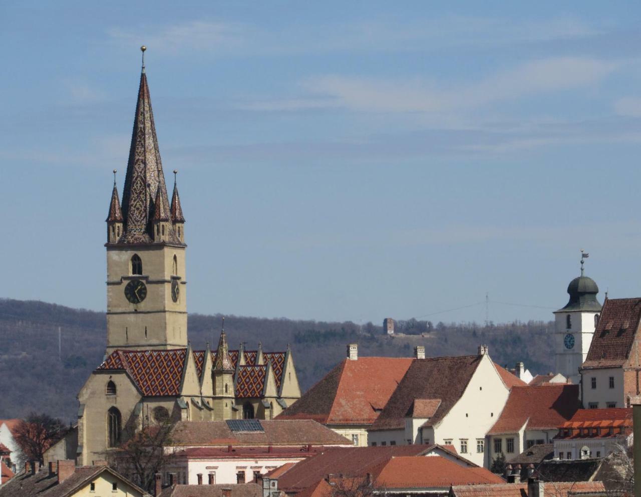 Hotel Roberts Sibiu Bagian luar foto